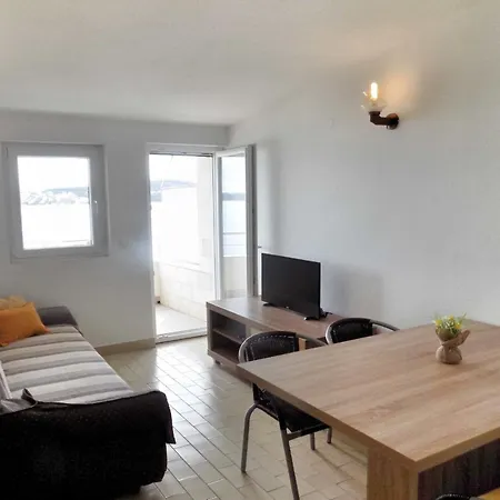 Sunny With Sea View Apartment
